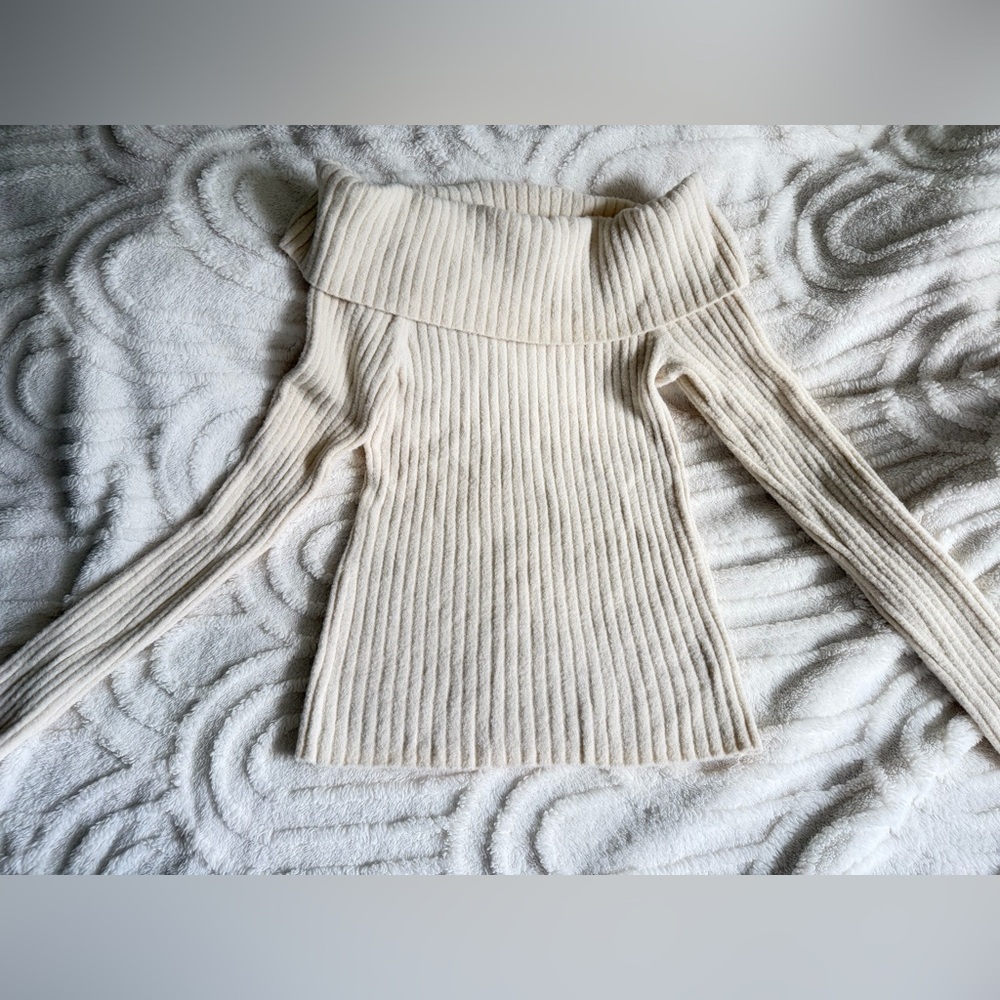 Women’s Express Off-Shoulder Cream Ribbed Sweater, Size M, NWT, Cozy Formal